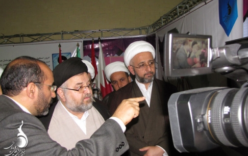 نماینده آیت الله سیستانی در قم از سومین نمایشگاه استانی بازیهای رایانهای بازدید کرد